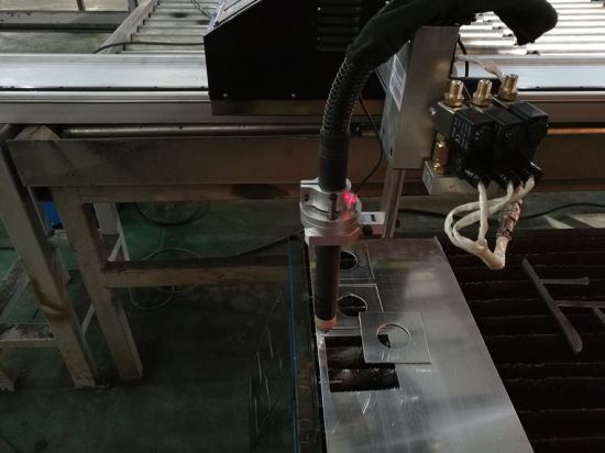 Højhastighedskonstruktion 1525/1530 plasma metalskæring maskine THC til stål